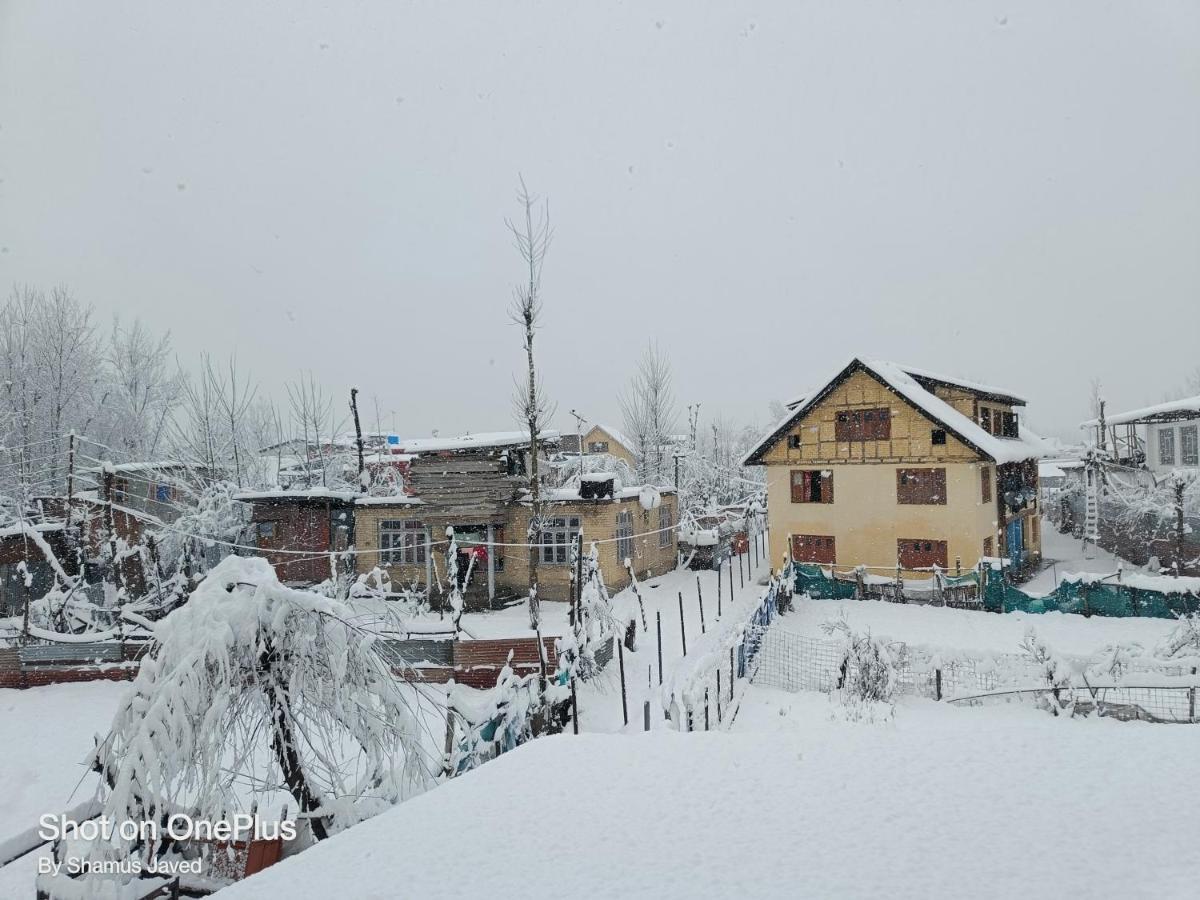 New Heaven Canal Srīnagar Buitenkant foto
